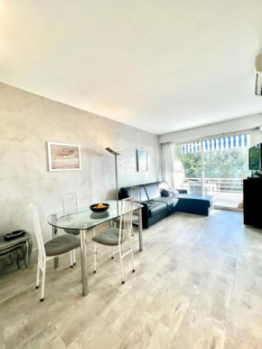 35m studio closed to the Croisette